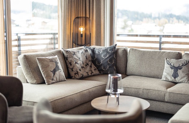 Penthouse with 3 bedrooms & fireplace