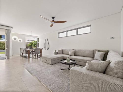 Peppermint Paradise Seaside Comfort and Home Theatre