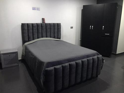 Pequeño acojedor, confortable con baño independiente