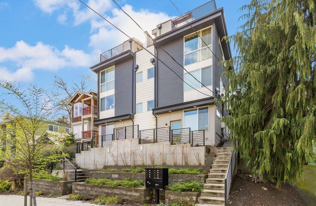Perch - Queen Anne 83