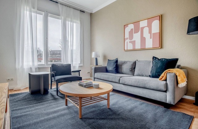 Perfect Charlottenburg 1BR, nr Hubertussee, by Blueground