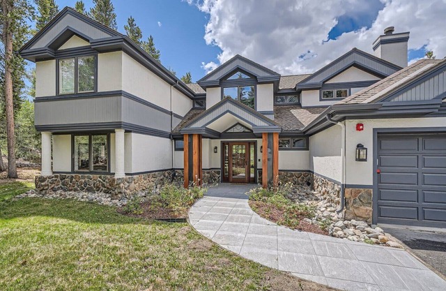 Perfect family mountain home! On shuttle route.