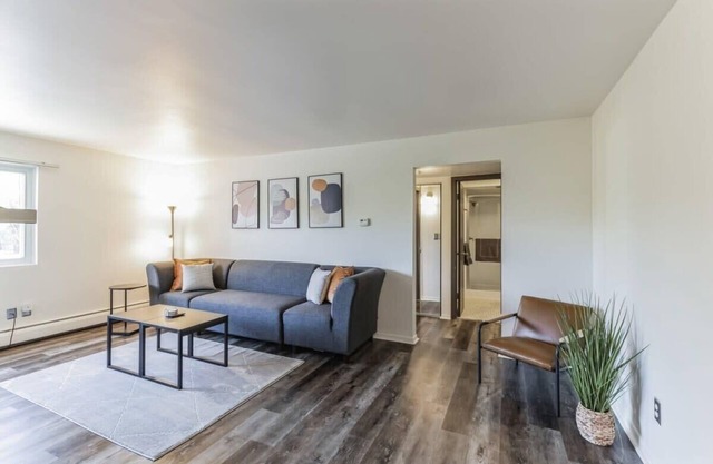 Perfect for Campus Visitors! Comfy Ann Arbor Apt
