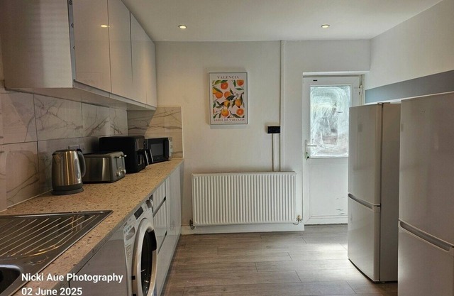 Perfect for Contractors~Disc for long stays~Free Pvt Parking, Fast wifi