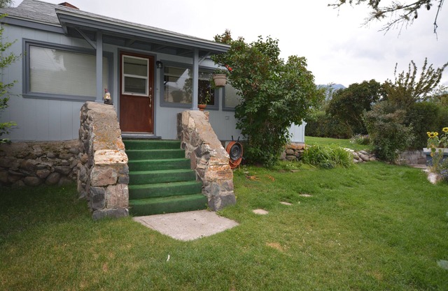 Perfect For Families, Couples, And Dog Friendly! Short Walk To YNP!