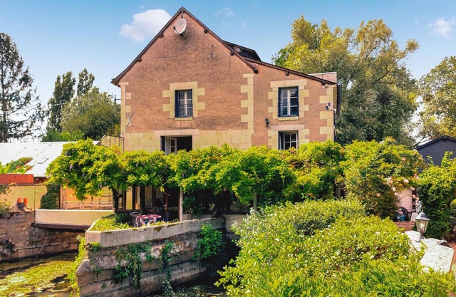 Perfect for the big family reunion in great natural environment.