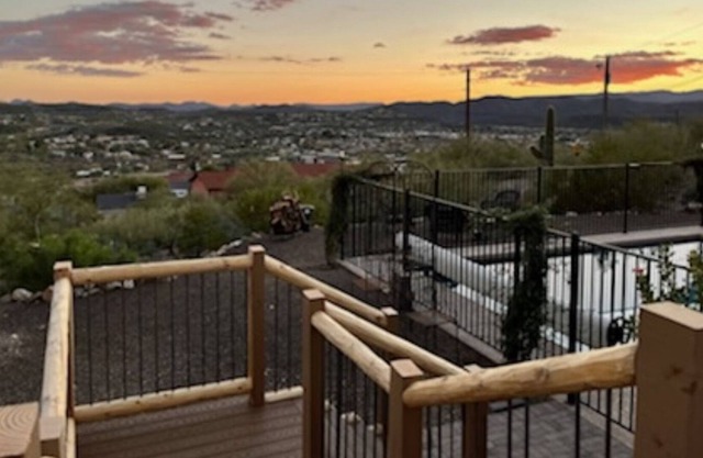 Perfect location for beautiful views of the Bradshaw mountains and sightseeing