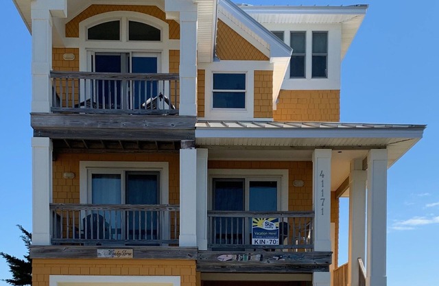 Perfect Outer Banks Pool Home -Minutes To Best Beaches ~ Pet-Friendly!