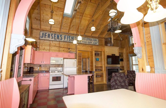 Perfect weekend getaway! Cottage #4 at DollyBrook minutes from Saugatuck