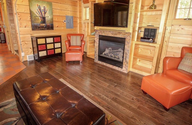 Perfect weekend getaway! Cottage #1 at DollyBrook minutes from Saugatuck.