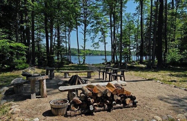 Perfectly Peacful Wolfeboro Pondside Retreat