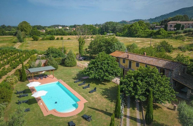 Pescheto - private pool villa, aircon, WiFi, Lucca