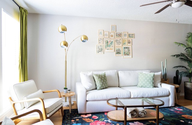 Pet-Friendly 2BR Comfy Stay in Mobile