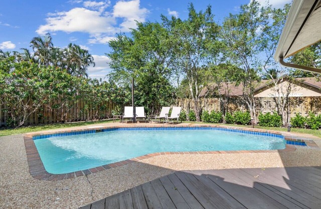 Pet Friendly 8 Min to Atlantic Ave w/Heated Salt Pool