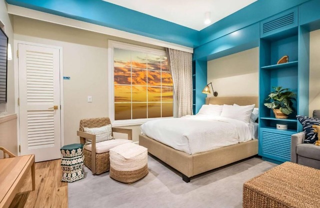 Pet-friendly Accommodation in Orlando! Onsite Parking, Pool and Free Breakfast!