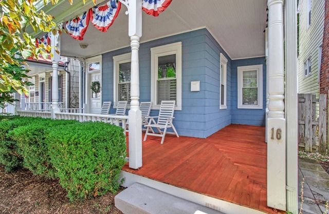 Pet Friendly Annapolis Stay Walk to DTA & Stadium