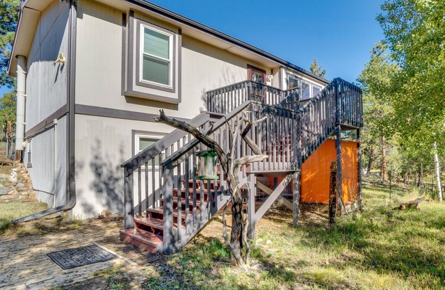Pet-Friendly Artistic Getaway Near Hiking & More!