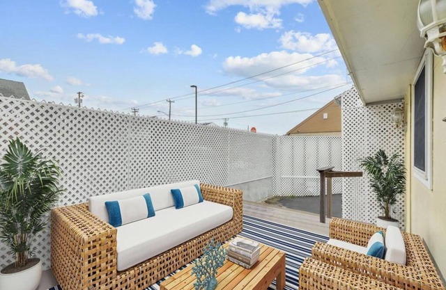 Pet Friendly Beach Cottage, Less than a Block From the Beach and Promenade!