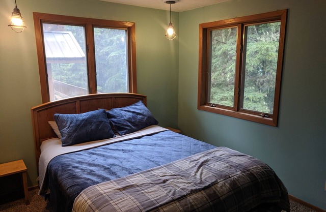 Pet-friendly Govy Mountain Chalet!