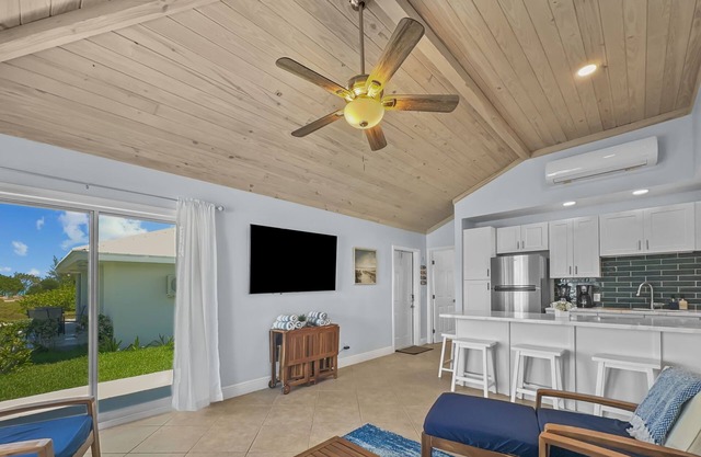 Pet Friendly, Golf Cart Included, Exuma Villa, Treasure Cay, Bahamas