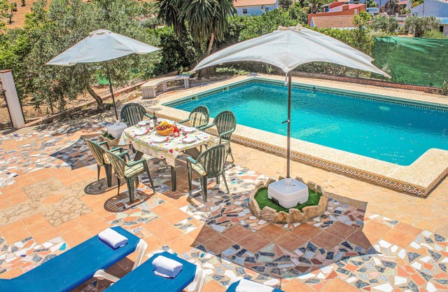 Pet friendly home in álora-bermejo