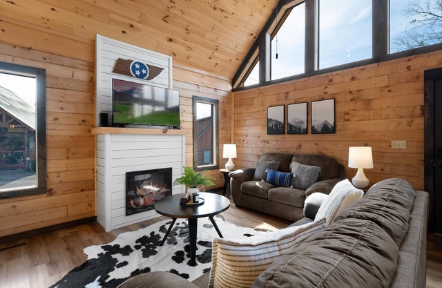 Pet Friendly | Hot Tub & Arcade Game Zone HGTV Property!