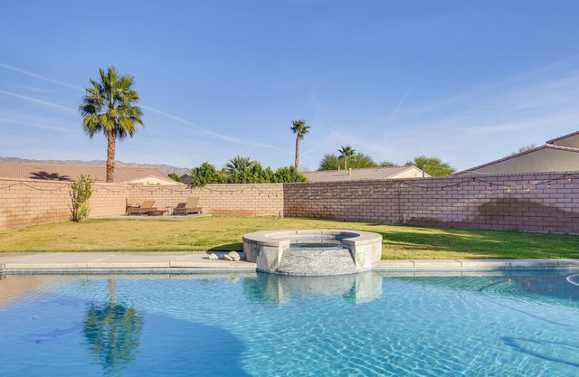 Pet-Friendly Indio Home: Pool, Jacuzzi & Fire Pit!