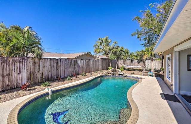 Pet-Friendly Merritt Island Home w/Heated Pool