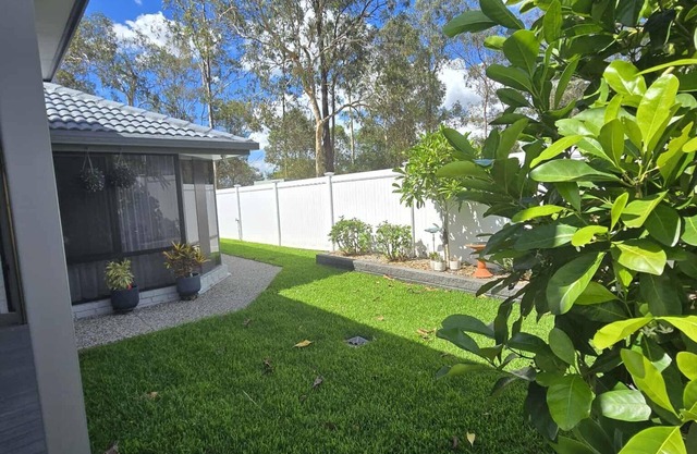 Pet Friendly, Quiet Home next to Park