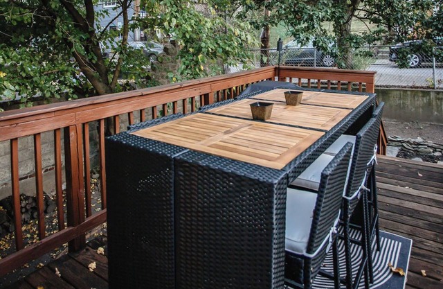 Pet-Friendly Southside Getaway - Sleeps 12