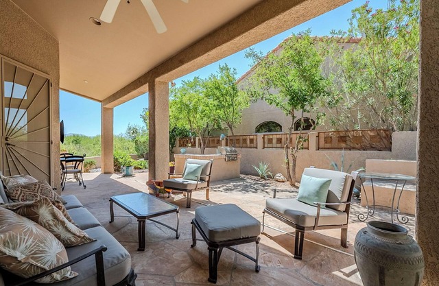 Pet Friendly Spacious Home in the Gated Community of The Golf Villas -