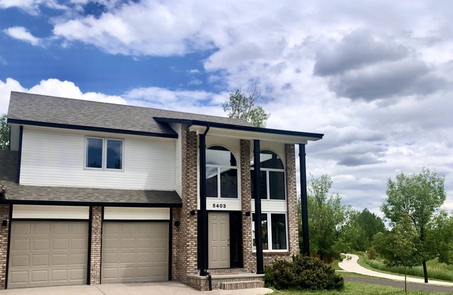 Pet-Friendly Townhouse Located Near Frontier Park and the Capitol Building