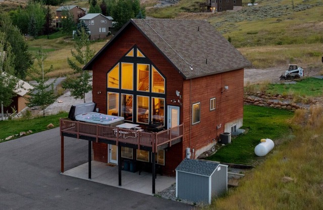 Pet Friendly Volleyball Arcades Hot Tub