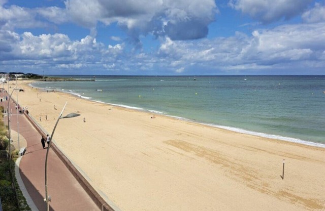 Petit Cocon Courseullais with 2-star sea view