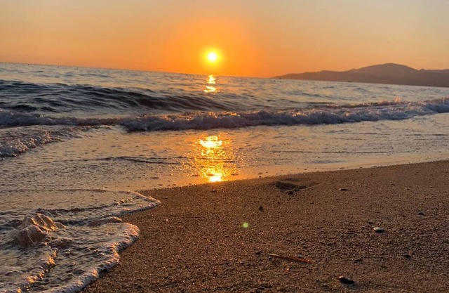 Petra Marina Elea, is a house within walking distance of the sea and beach