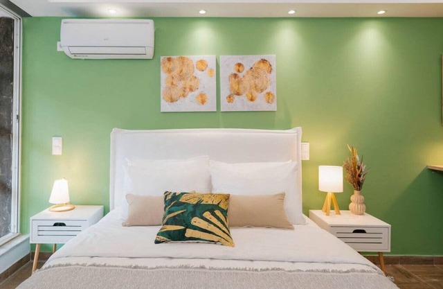 Phaedrus Living: The Emerald Studio