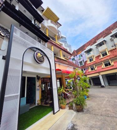 Phunaya Phuket Oldtown Hotel