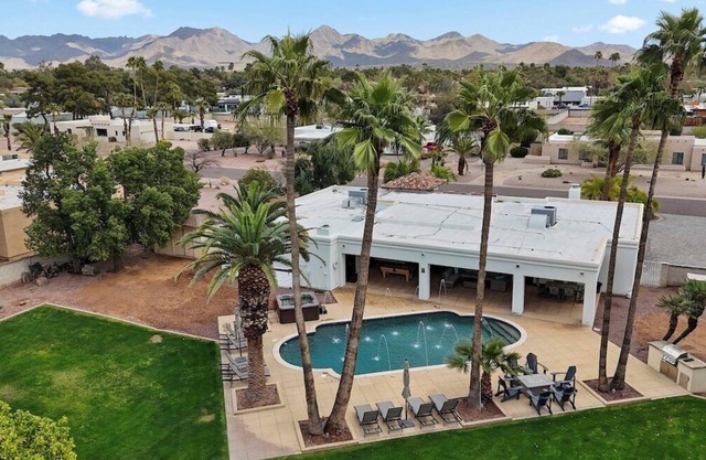 Pickleball+SportCt+HeatedPool+AwesomeYard!