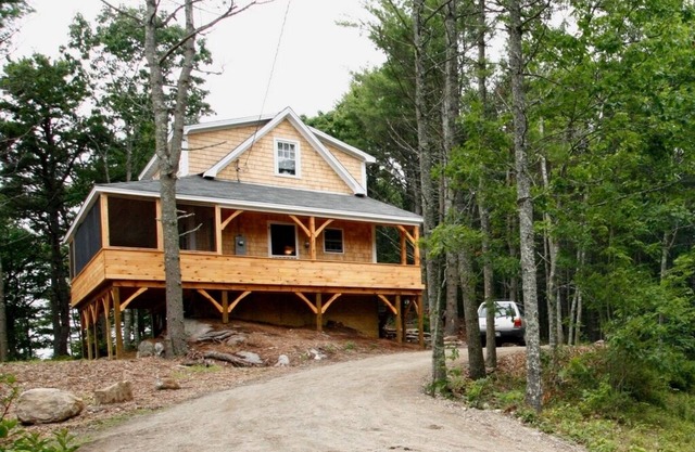 Picturesque Waterfront Cottage with Wraparound Screen Porch