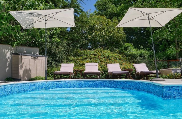 Pietramelina- Beautiful Stone Farmhouse with Pool in Quiet Valley Setting