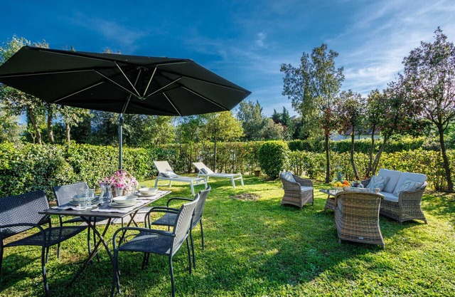 Pietro Farmhouse Apartment in Wine Resort in Lucca