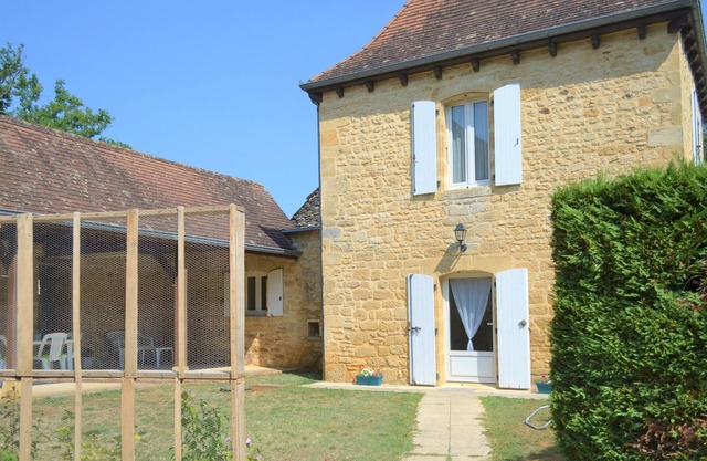 Pigeonnier in Gourdon between Sarlat and Rocamadour Pkg, Terrace, 4km from a lake