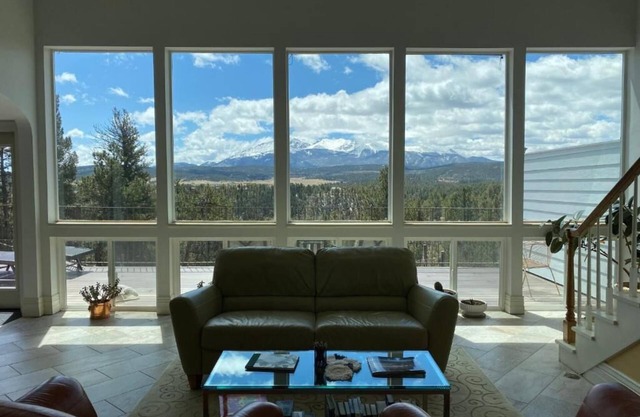 Pikes Peak Paradise Bed and Breakfast