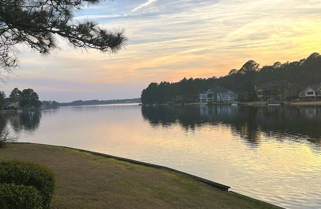 Pinehurst Lakeview 2BR First Level Condo - Waterfront and Pool!