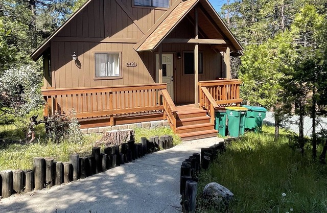 Pines Retreat - Charming Getaway