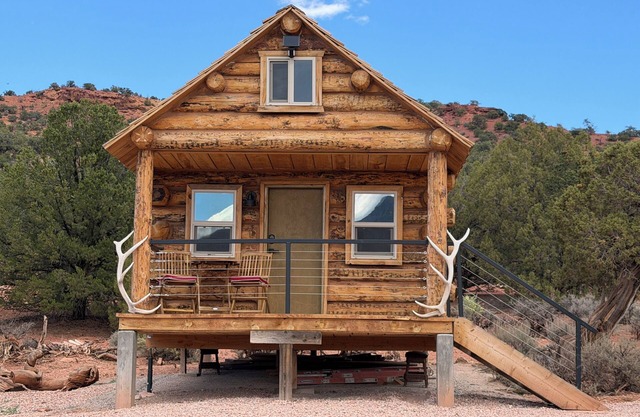 Pioneer Cabin at Lion Mountain Retreat on 10 Acres Surrounded by Public Land