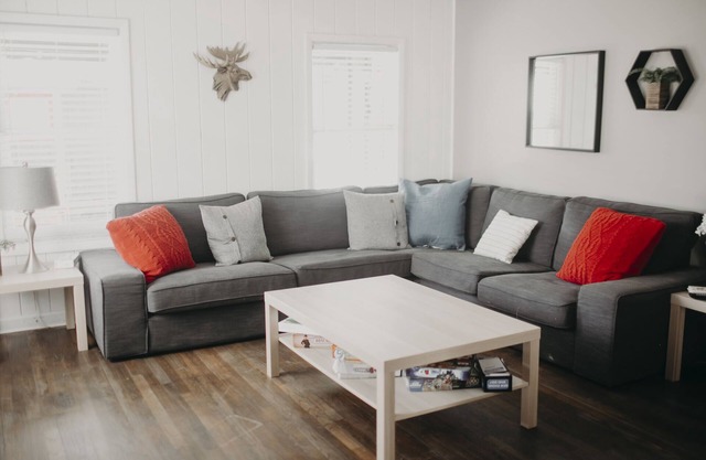 Pioneer Lodge House 400