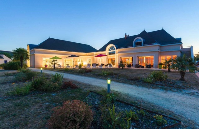 Piscine Couverte, Aire de Jeux sur Place