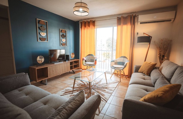 Pitaya downtown apartment with pool!