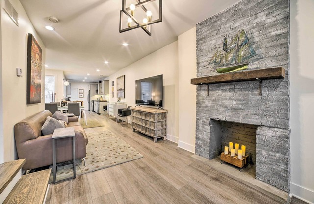 Pittsburgh Home: Walkable Location!